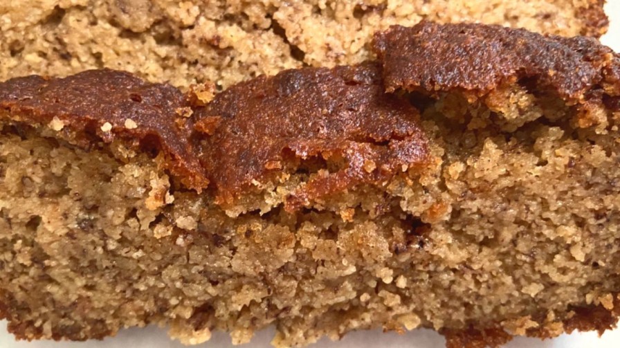 Read more about the article THE BEST KETO BANANA BREAD