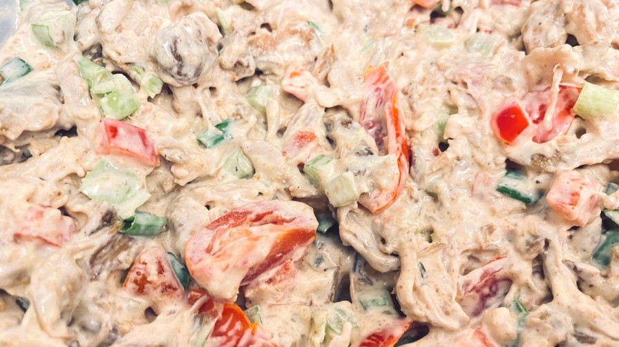 Read more about the article THE BEST CHICKEN SALAD