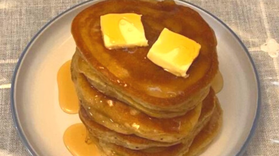 Read more about the article FLUFFY BUTTERMILK PANCAKES
