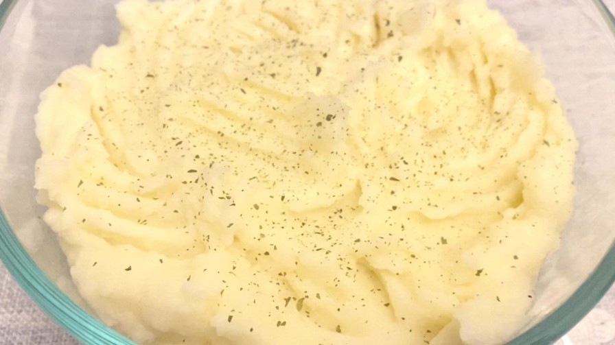 Read more about the article CREAMY MASHED POTATOES