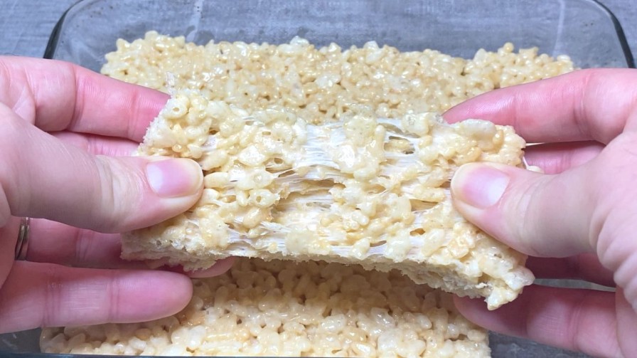 Read more about the article RICE KRISPIE TREATS