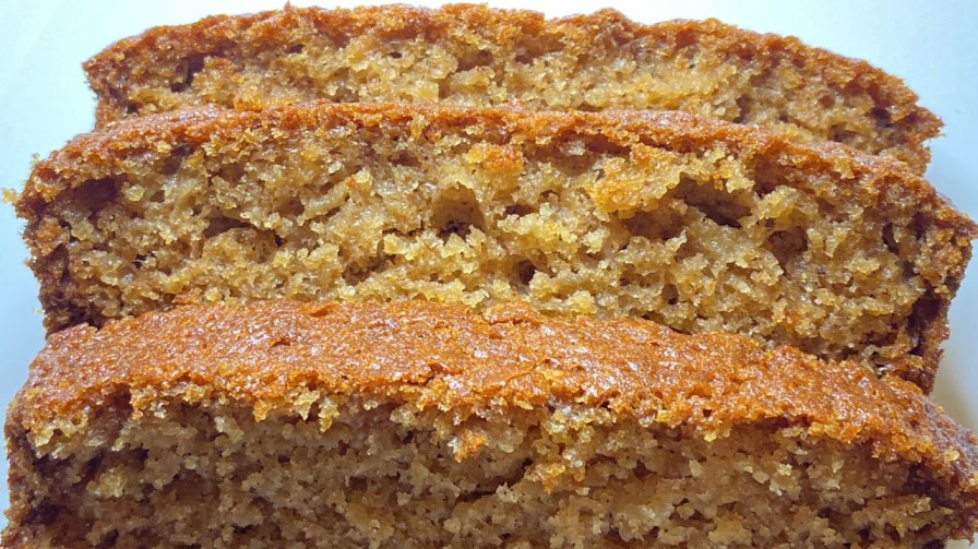 Read more about the article MOIST APPLE BREAD