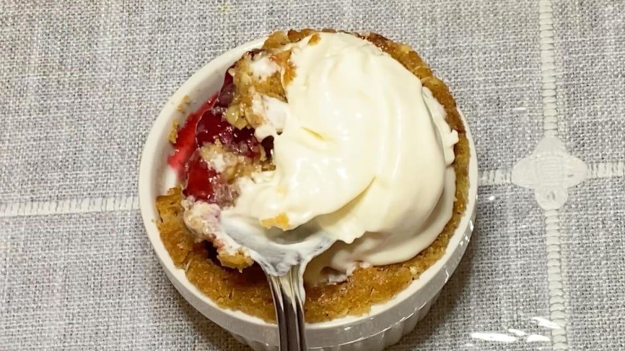 Read more about the article EASY CHERRY CRISP