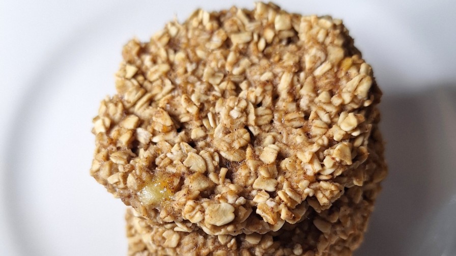 Read more about the article HEALTHY BANANA OATMEAL COOKIES