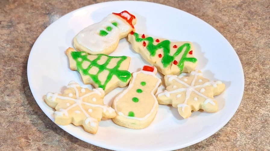 Read more about the article CHRISTMAS SUGAR COOKIES